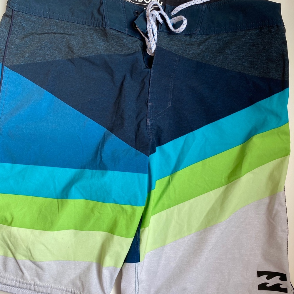 Billabong platinum x board shorts